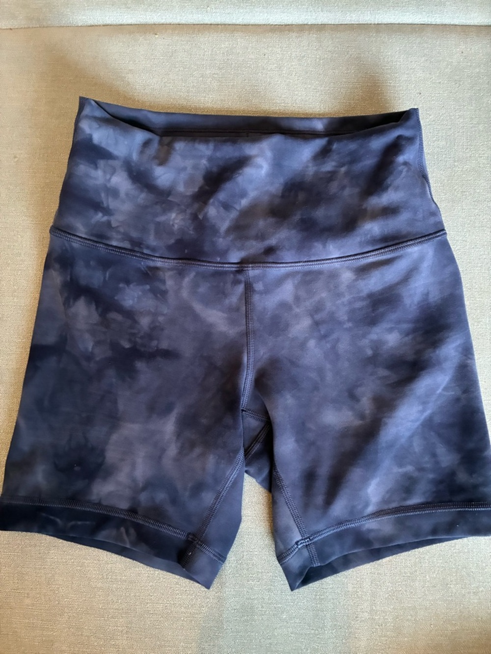 lululemon athletica diamond dye Tie-Dye High-Rise shorts in navy 6” inseam